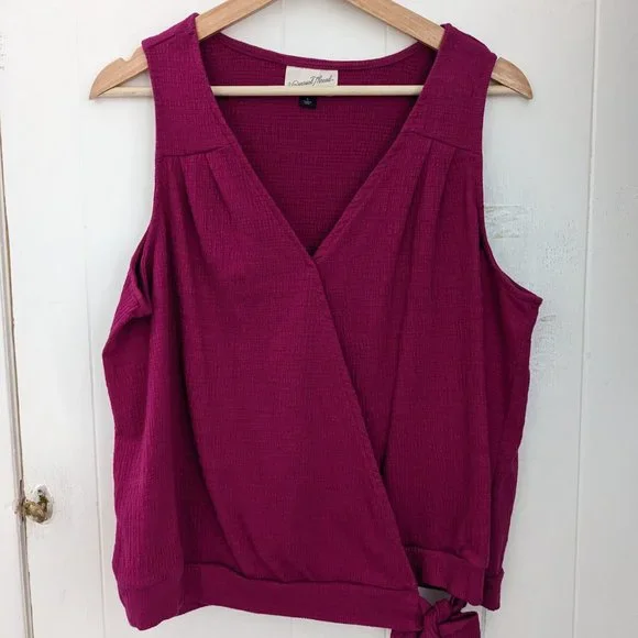 Universal Thread Magenta Faux-Wrap Textured Sleeveless Top - Picture 1 of 4